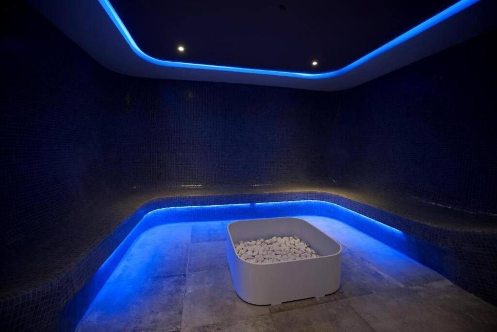 Luxury Apartment At Corniche , Seaview Close Beach Casablanca Exteriör bild