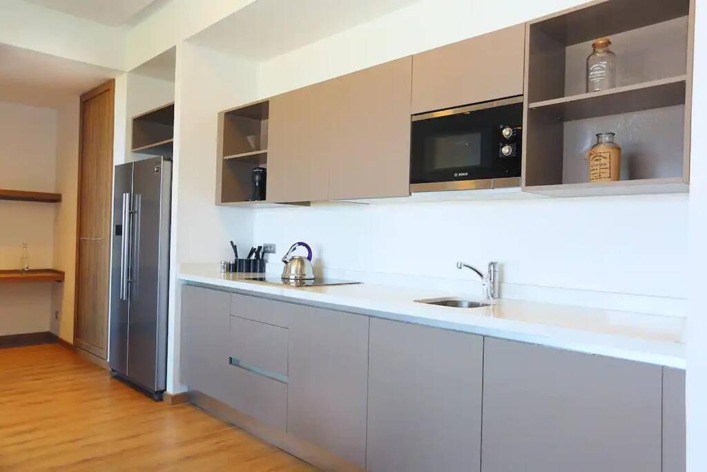 Luxury Apartment At Corniche , Seaview Close Beach Casablanca Exteriör bild