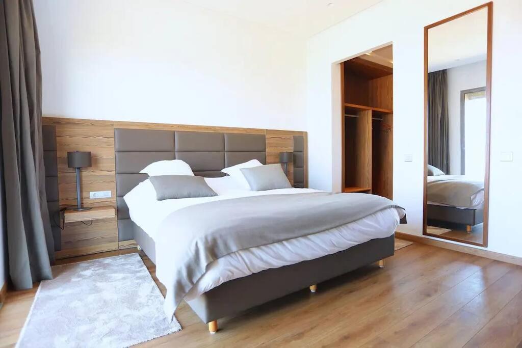 Luxury Apartment At Corniche , Seaview Close Beach Casablanca Exteriör bild